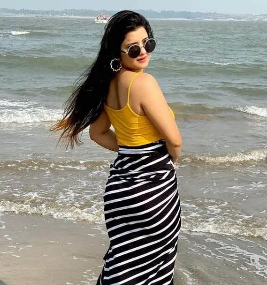 Call Girls In Kolkata Rashmi