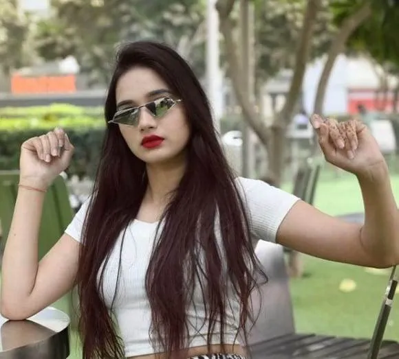 Riya Escorts Kolkata